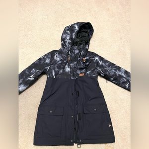 Womens DC snowboarding jacket